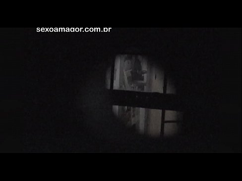 ❤️ Sarışın, içi boş tuğlaların arkasına gizlenmiş bir mahalle röntgencisi tarafından gizlice videoya alınır ❤️ Porno fb tr.it-com.top ❌