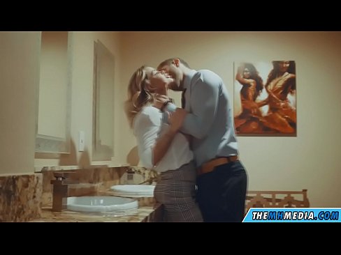 ❤️ Büyük memeli bir sarışın seni umumi tuvalette baştan çıkardığında ❤️ Porno fb tr.it-com.top ❌